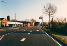 847425 Gezicht over de Goudsestraatweg te Oudewater (onderdeel van de S19, de secundaire provinciale weg De ...